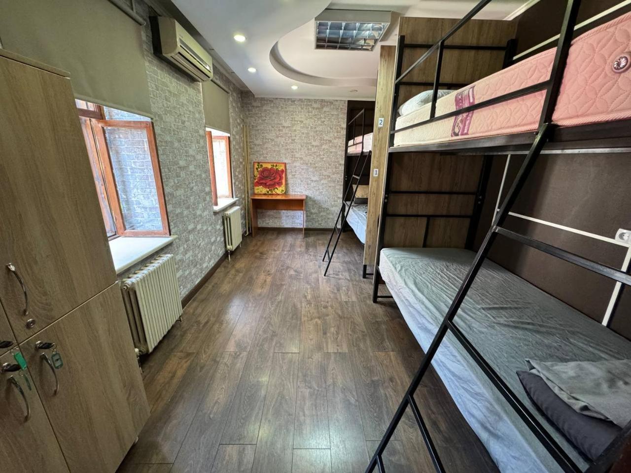 Friends Hostel 基希讷乌 外观 照片